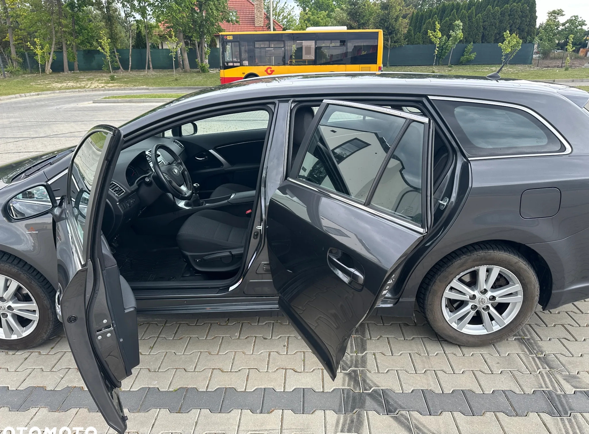 Toyota Avensis cena 46500 przebieg: 182990, rok produkcji 2012 z Lubomierz małe 254